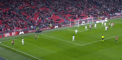 前利物浦后卫马蒂普退役后首亮相，现身沙尔克04广告