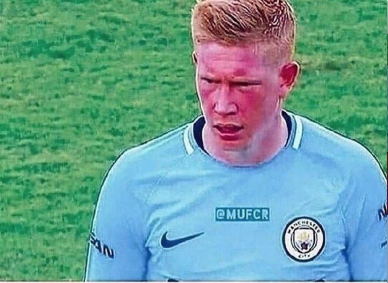 为什么棒球服的竖条纹不仅是美学更是对传统和职业精神的视觉致敬