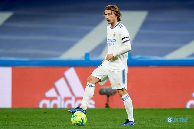 博尔哈：哈兰德是目前足坛最佳中锋；历史最佳中锋是德罗巴